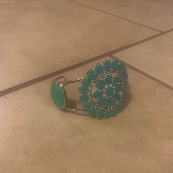 Vintage turquoise and silver cuff bracelet - Picture 6 of 6